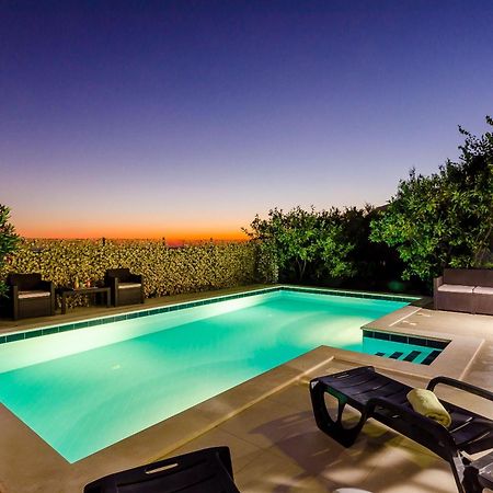 Villa Mateo With Private Pool Груда Экстерьер фото