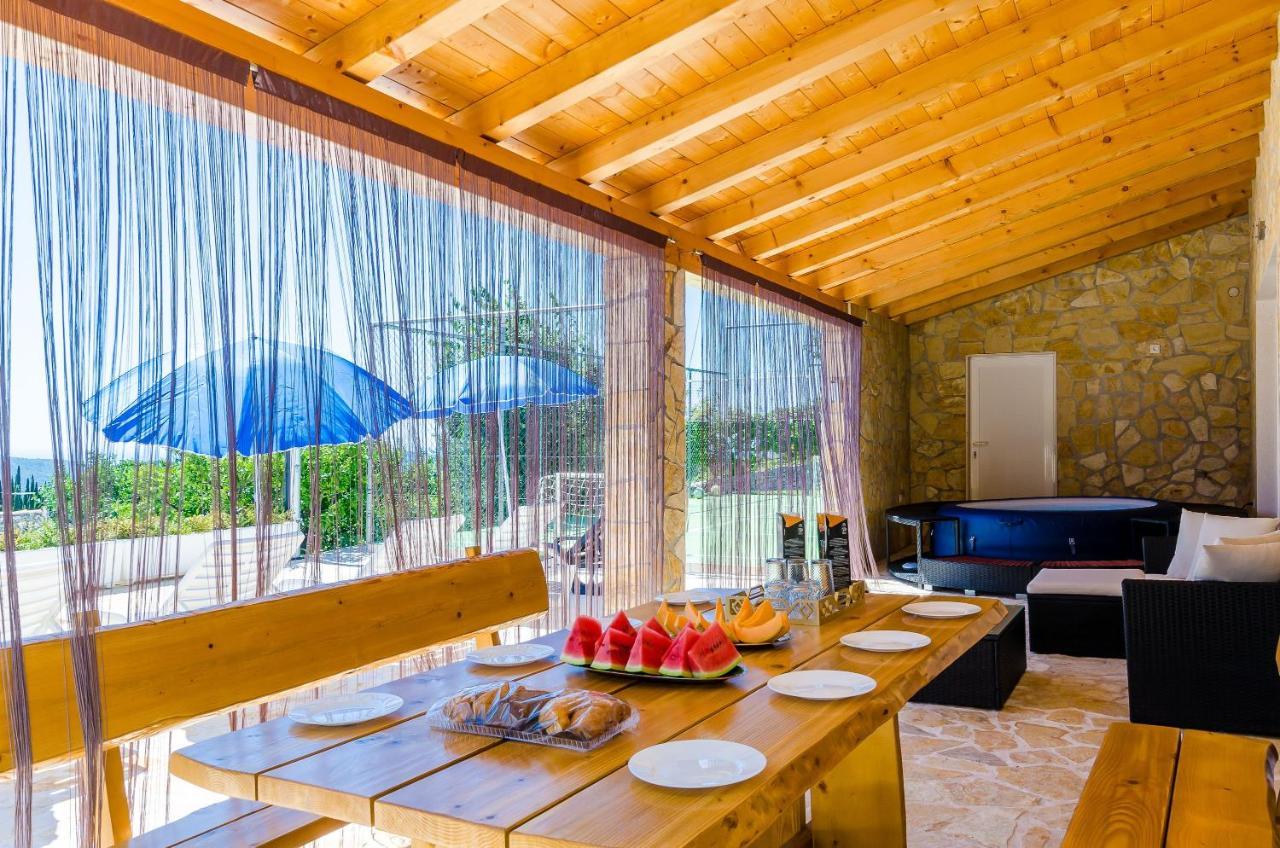 Villa Mateo With Private Pool Груда Экстерьер фото