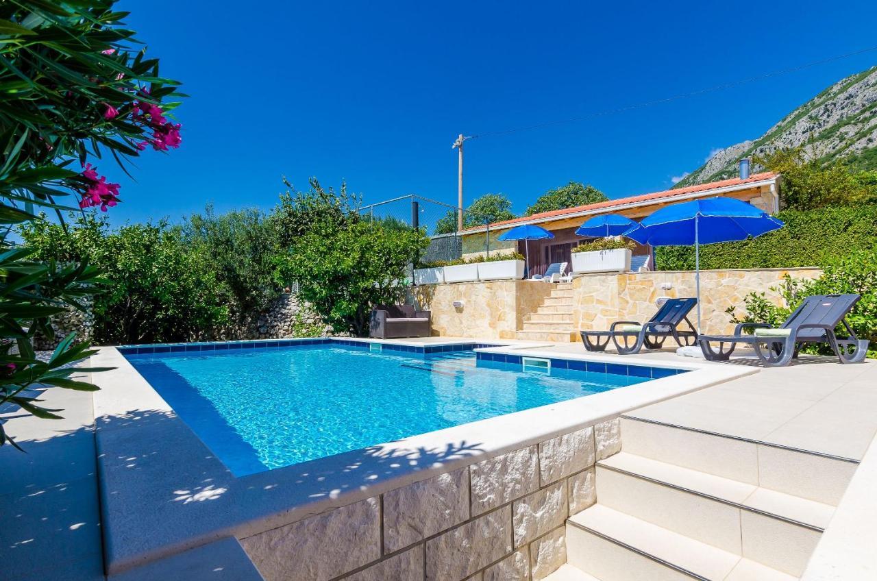 Villa Mateo With Private Pool Груда Экстерьер фото
