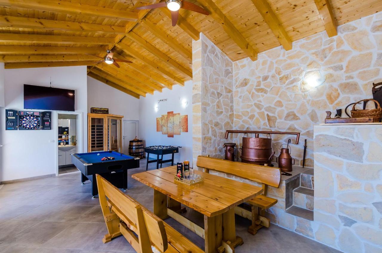 Villa Mateo With Private Pool Груда Экстерьер фото