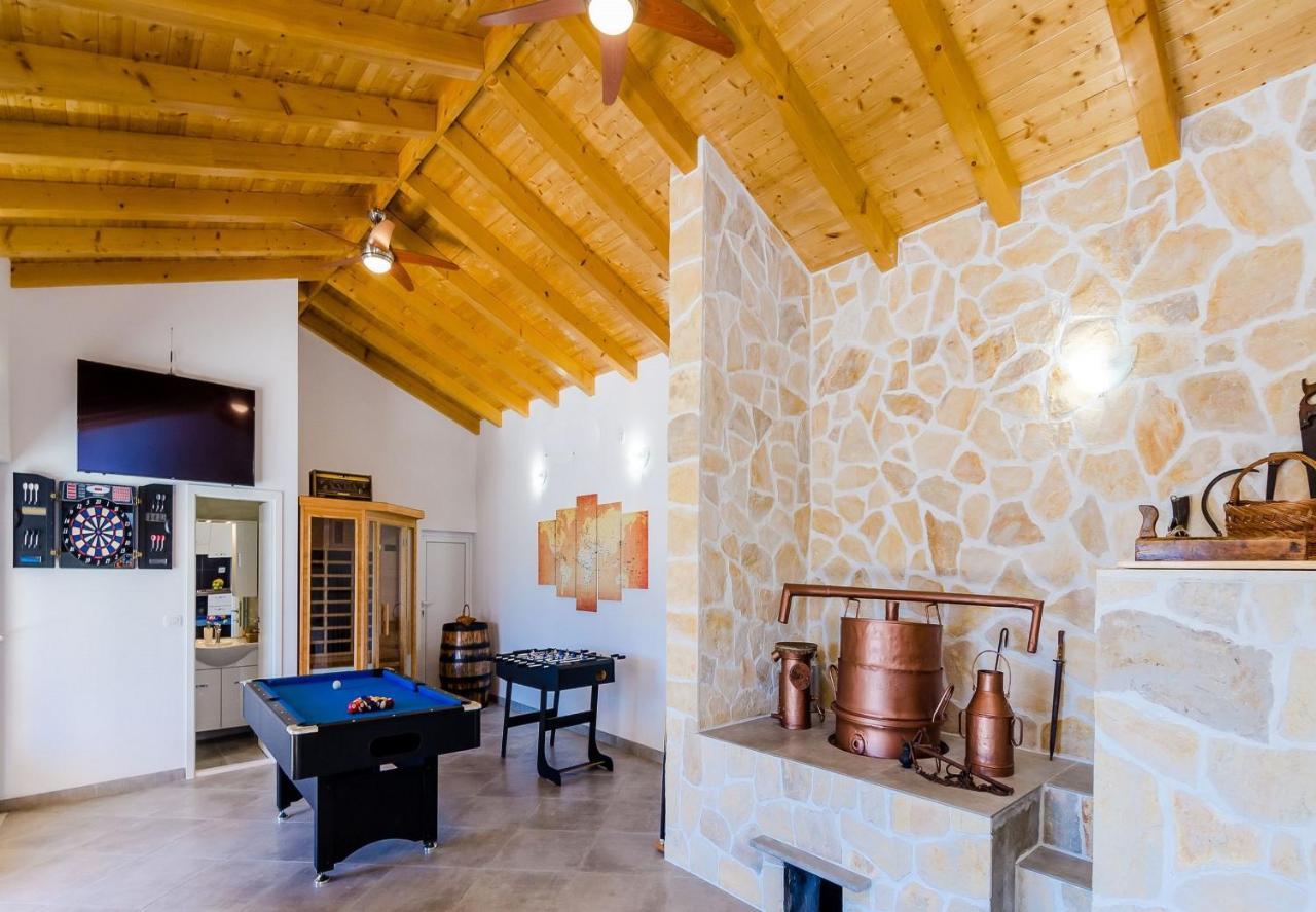 Villa Mateo With Private Pool Груда Экстерьер фото