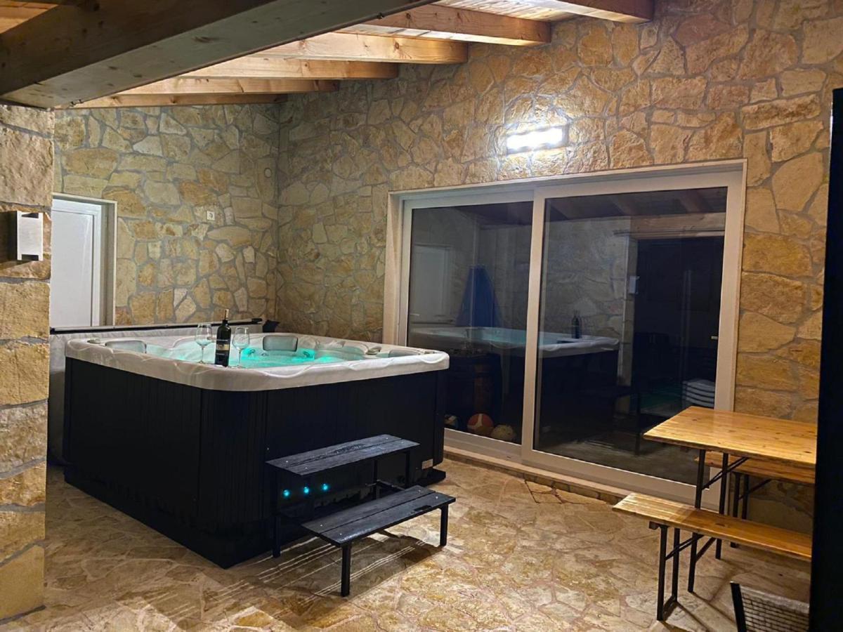 Villa Mateo With Private Pool Груда Экстерьер фото