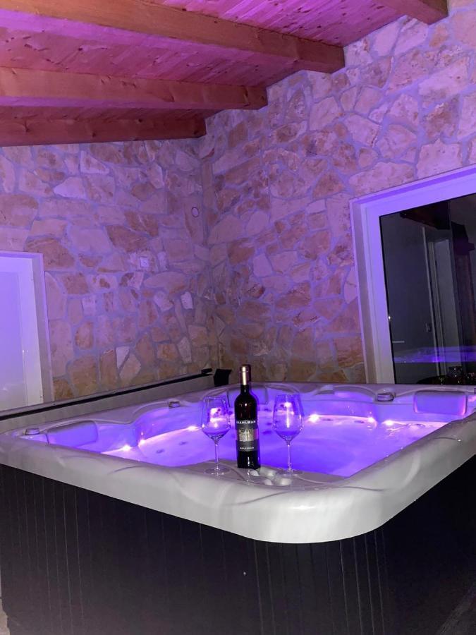 Villa Mateo With Private Pool Груда Экстерьер фото